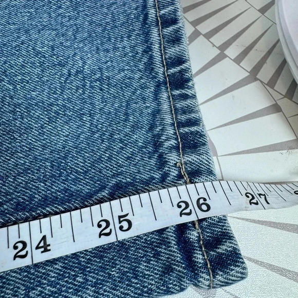 H&M NWT Women’s High Waist Mom Jeans Size 18 No distressing - Picture 3 of 8